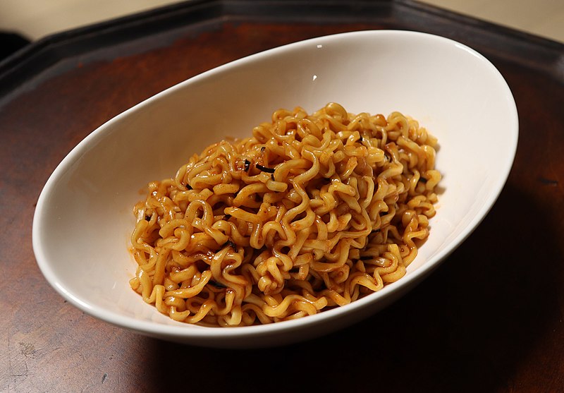 Korean Spicy Instant Noodles with Fried Sauce Flavor 140g