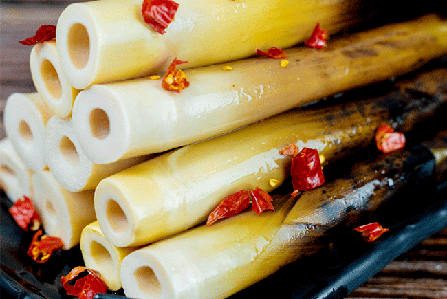 Würzige handgeschälte Bambussprossen mit gehacktem Pfeffer 500g